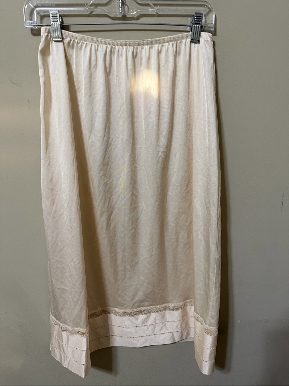Lorraine large vintage Women's Cream Slip Skirt lace trim bottom detail like new